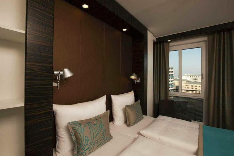 Motel One Berlin-Spittelmarkt Bagian luar foto